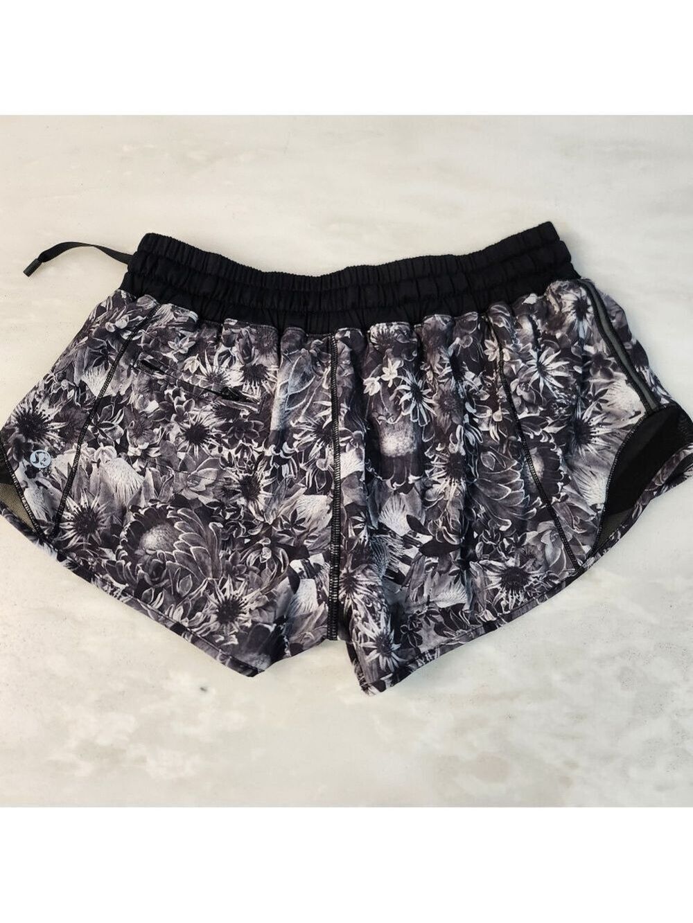 LULULEMON Hotty Hot  Floral Black and Gray Women's  Shorts